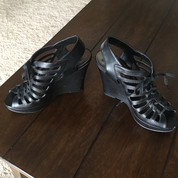 Guess sandals - Picture 1 of 15